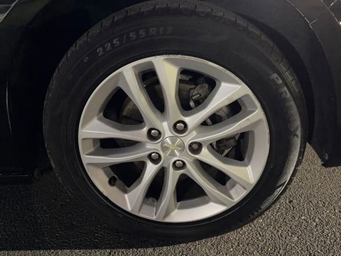 Used 2017 Chevrolet Malibu LT image 9