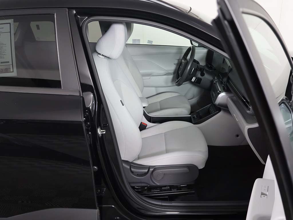 Used 2024 Hyundai Kona SEL w/ Convenience Package FWD image 29