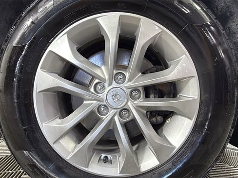 Used 2019 Hyundai Santa Fe SE image 33