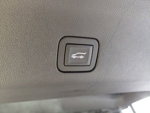 Used 2025 GMC Yukon AT4 w/ LPO, Floor Liner Package image 49
