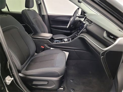 Used 2023 Jeep Grand Cherokee L Laredo image 16