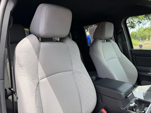 Certified 2025 Toyota Tacoma SR5 AWD/4WD image 22