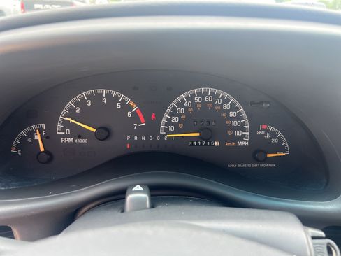 Used 2001 Pontiac Grand Prix GT w/ Opt Pkg 1 FWD image 9