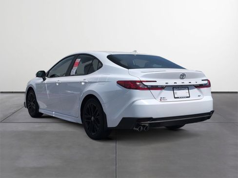 New 2026 Toyota Camry SE FWD image 4