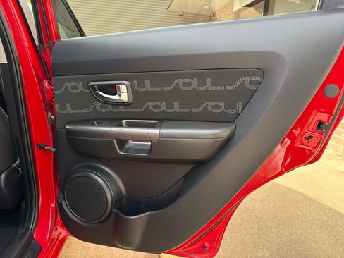 Used 2012 Kia Soul + image 21
