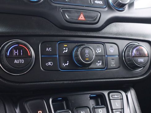 Used 2020 GMC Terrain SLT AWD/4WD image 21