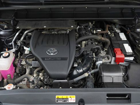 Used 2023 Toyota Highlander L AWD/4WD image 32