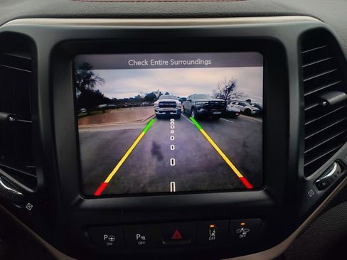 Used 2014 Jeep Cherokee Trailhawk image 8