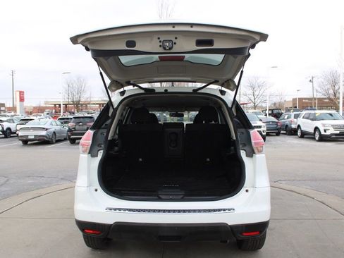 Used 2016 Nissan Rogue SV image 10