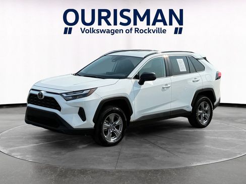 Used 2025 Toyota RAV4 LE AWD/4WD image 2