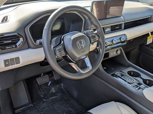 New 2026 Honda Pilot Touring image 12
