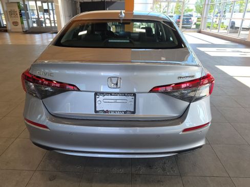 Used 2023 Honda Civic Touring image 9