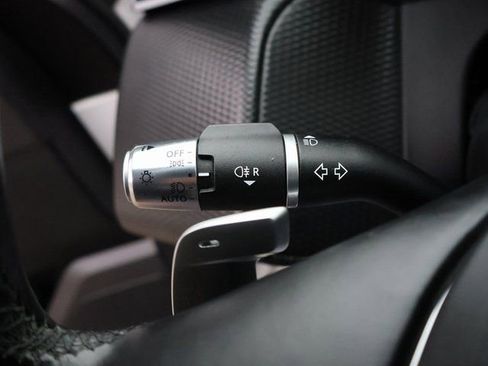 Used 2022 Land Rover Range Rover Velar R-Dynamic S image 34