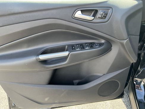 Used 2017 Ford Escape Titanium FWD image 17
