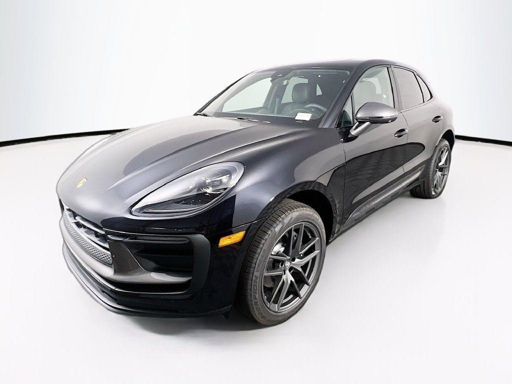 Certified 2026 Porsche Macan AWD/4WD image 1