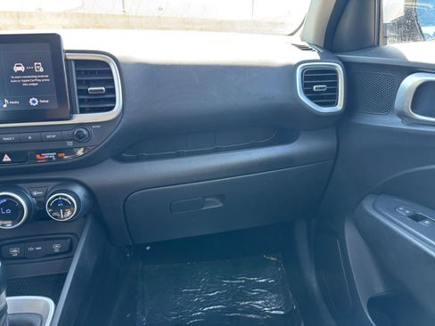 Used 2025 Hyundai Venue SEL FWD image 34