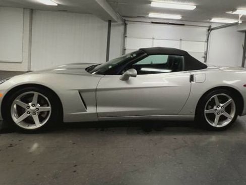 Used 2007 Chevrolet Corvette Convertible w/ Preferred Equipment Group RWD image 5