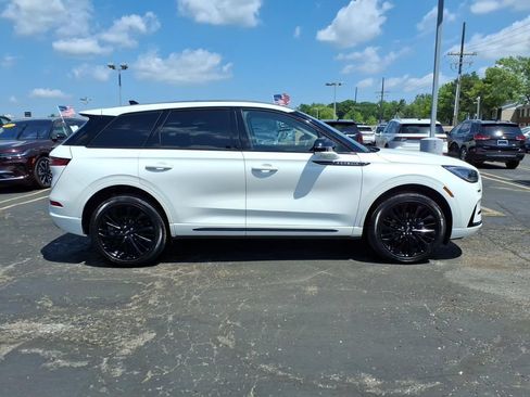 Used 2023 Lincoln Corsair AWD w/ Equipment Group 101A image 8
