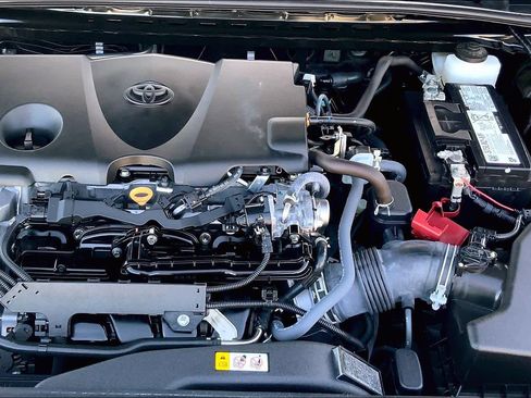 Used 2024 Toyota Camry SE image 30