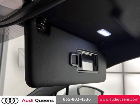 Used 2025 Audi Q4 e-tron Prestige image 33