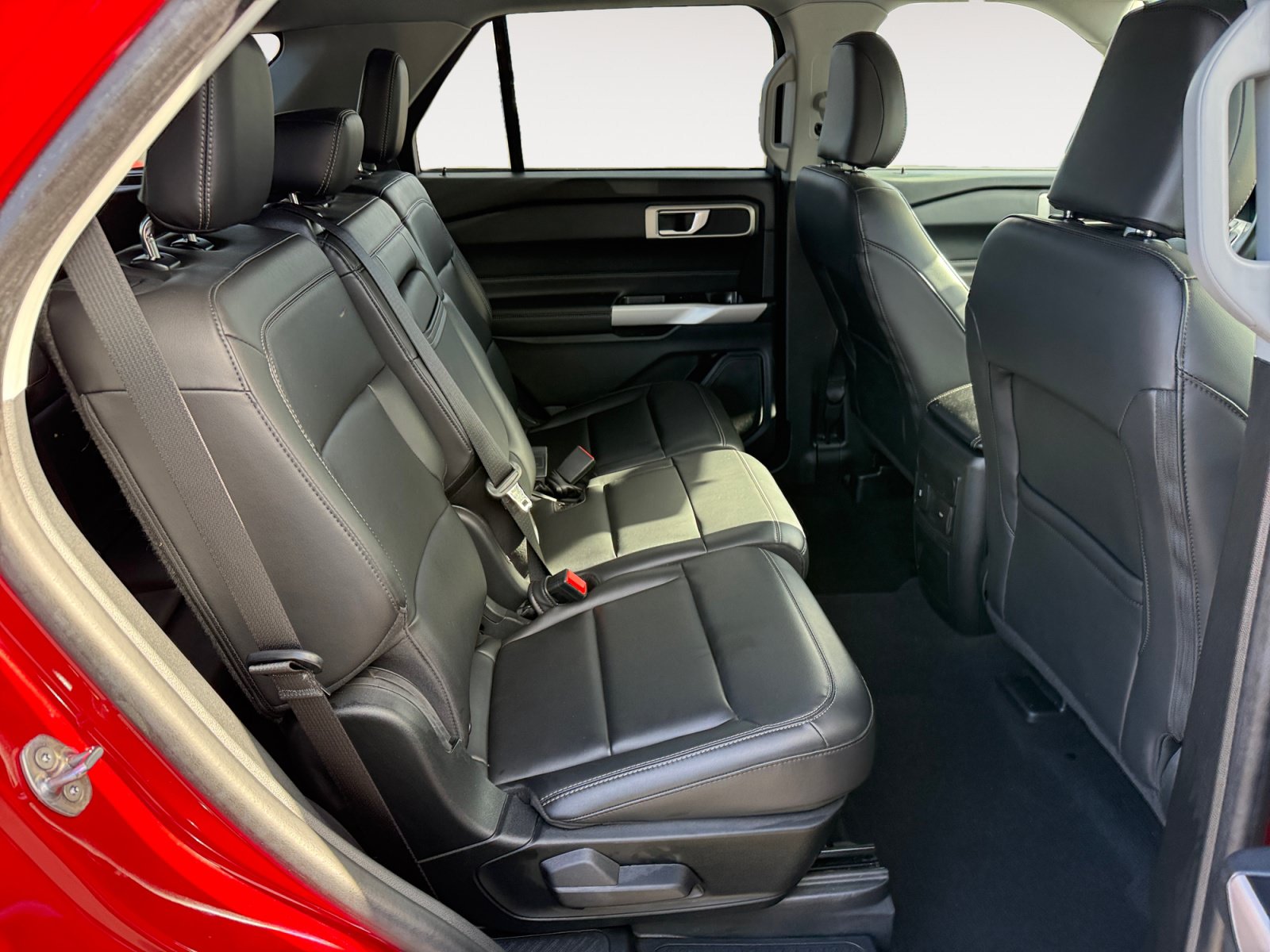 Certified 2023 Ford Explorer XLT w/ Equipment Group 202A RWD image 19