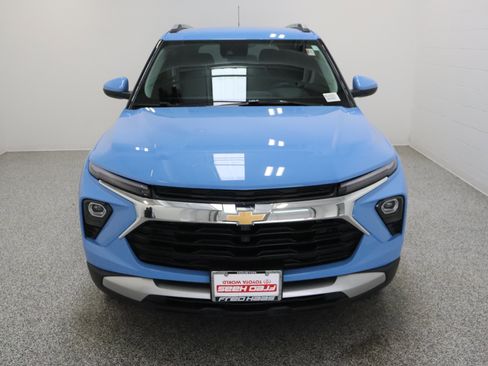 Used 2024 Chevrolet TrailBlazer LT w/ LT Cold Weather Package AWD/4WD image 3