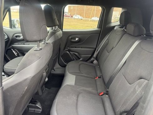 Used 2022 Jeep Renegade Altitude image 12