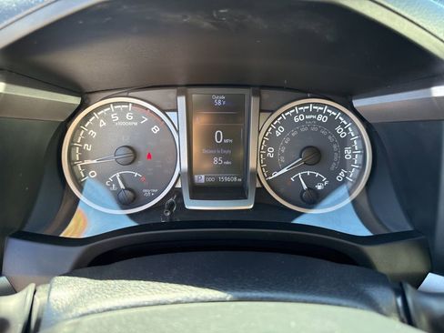 Used 2016 Toyota Tacoma Limited w/ Towing Package AWD/4WD image 29