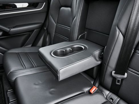 Used 2026 Porsche Cayenne Turbo image 51