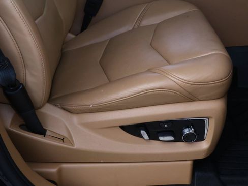 Used 2019 Cadillac Escalade ESV Platinum AWD/4WD image 26