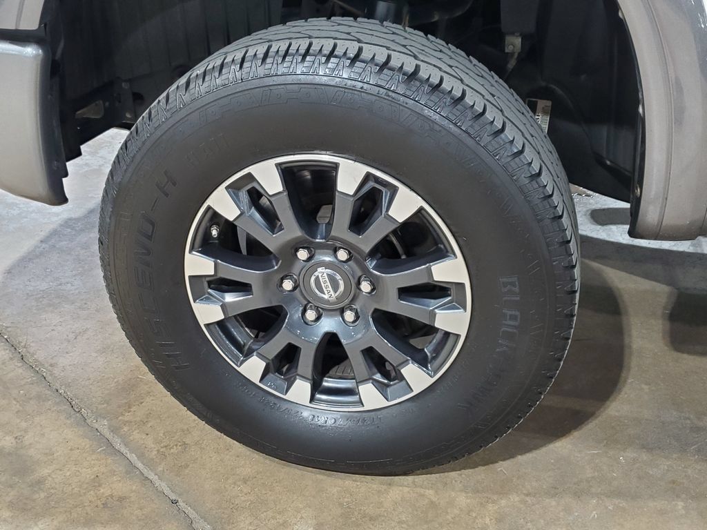 Used 2019 Nissan Titan PRO-4X AWD/4WD image 36