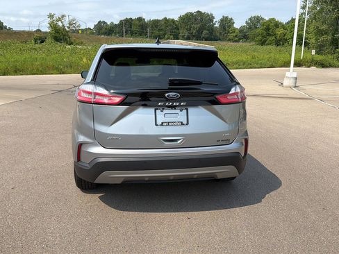 Used 2024 Ford Edge SEL AWD/4WD image 4