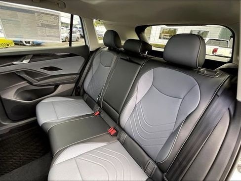 New 2025 Volkswagen Tiguan SE AWD/4WD image 12