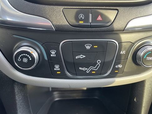 Used 2023 Chevrolet Equinox LT image 26