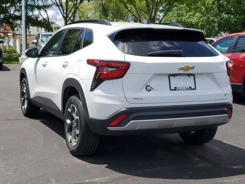 Used 2024 Chevrolet Trax LT w/ Driver Confidence Package FWD image 4