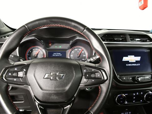 Used 2021 Chevrolet TrailBlazer RS w/ Sun and Liftgate Package image 16