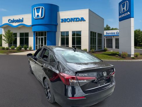 Used 2025 Honda Civic Sport image 4