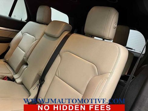 Used 2018 Ford Explorer XLT w/ Equipment Group 202A AWD/4WD image 15