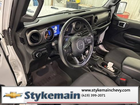 Used 2021 Jeep Wrangler Unlimited Sport w/ Technology Group image 29