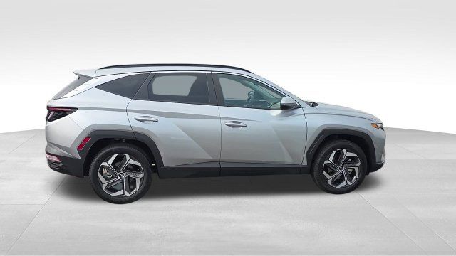Used 2024 Hyundai Tucson SEL w/ Convenience Package AWD/4WD image 2