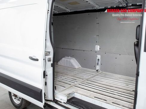 Used 2022 Ford Transit 250 Medium Roof AWD image 13