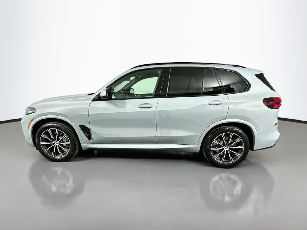 Certified 2024 BMW X5 sDrive40i w/ M Sport Package RWD image 8
