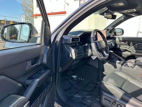 New 2026 Toyota 4Runner TRD Off-Road Premium AWD/4WD image 9