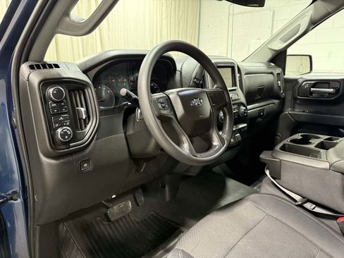 Used 2019 Chevrolet Silverado 1500 Custom Trail Boss w/ Custom Convenience Package AWD/4WD image 9