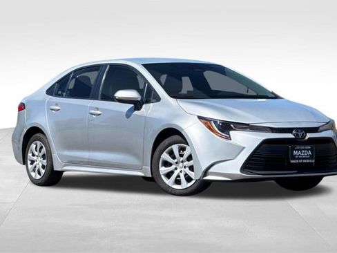 Used 2024 Toyota Corolla LE image 2