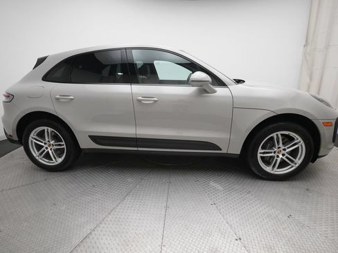 Certified 2023 Porsche Macan AWD/4WD image 4