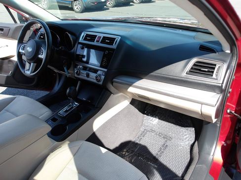 Used 2017 Subaru Outback 2.5i Premium AWD/4WD image 13
