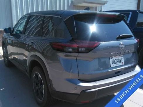 Used 2025 Nissan Rogue SV AWD/4WD image 6