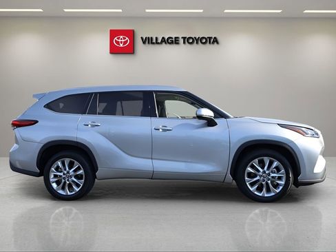 Certified 2021 Toyota Highlander Limited image 6