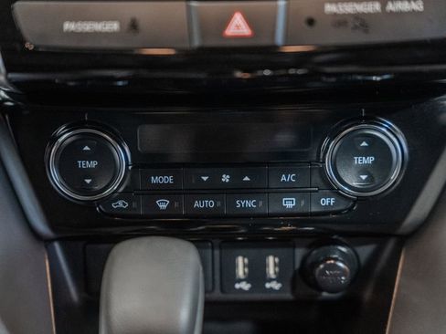 Used 2025 Mitsubishi Eclipse Cross SE image 28